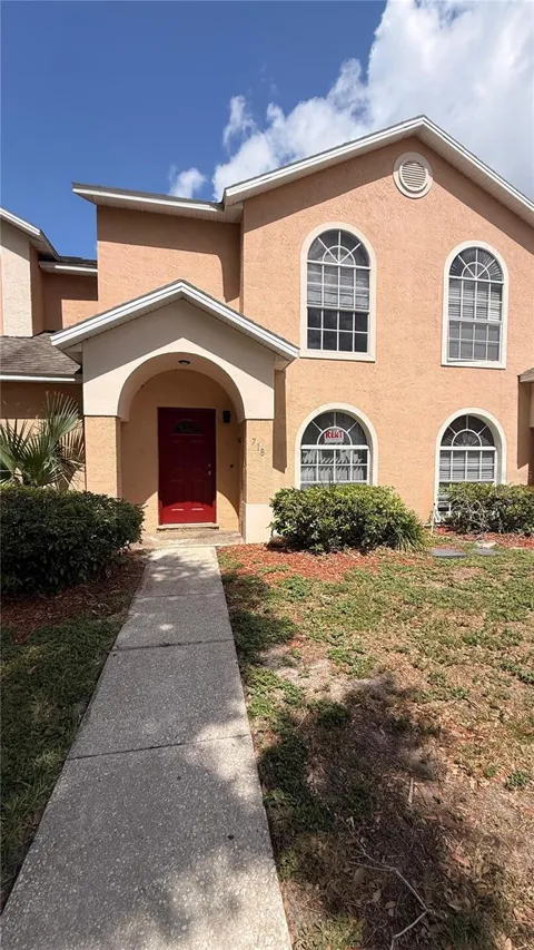 718 FLORIDA PALMS COURT