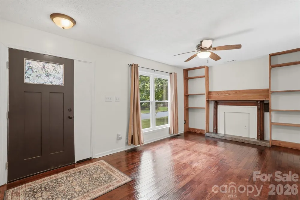 121 Oak Street Belmont, NC 28012