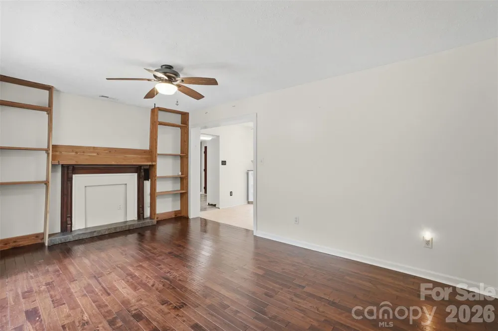 121 Oak Street Belmont, NC 28012