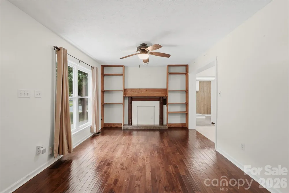 121 Oak Street Belmont, NC 28012