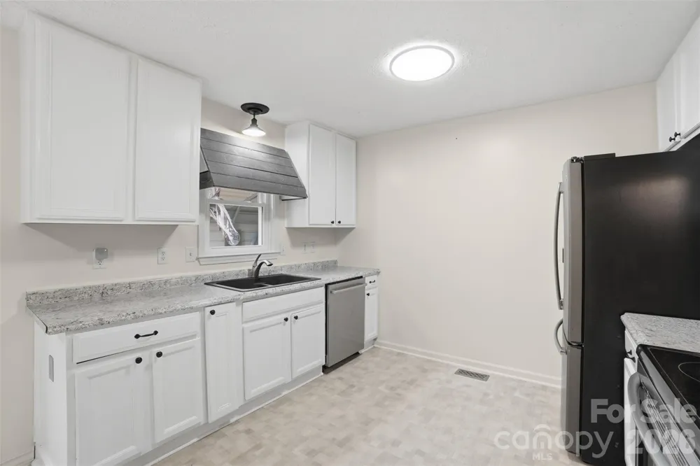 121 Oak Street Belmont, NC 28012