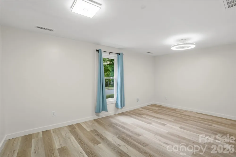 121 Oak Street Belmont, NC 28012