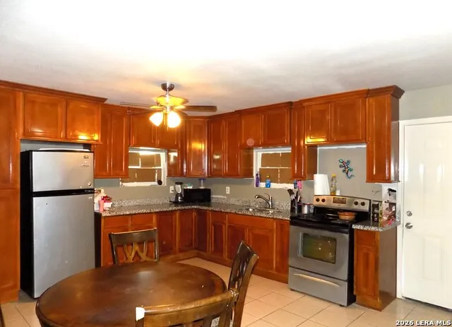 220 CALLE ESCUELA El Indio, TX 78860