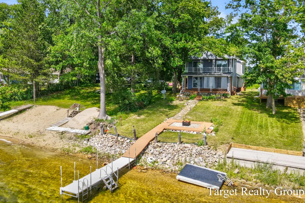 10818 Stoney Point Drive Delton, MI 49046