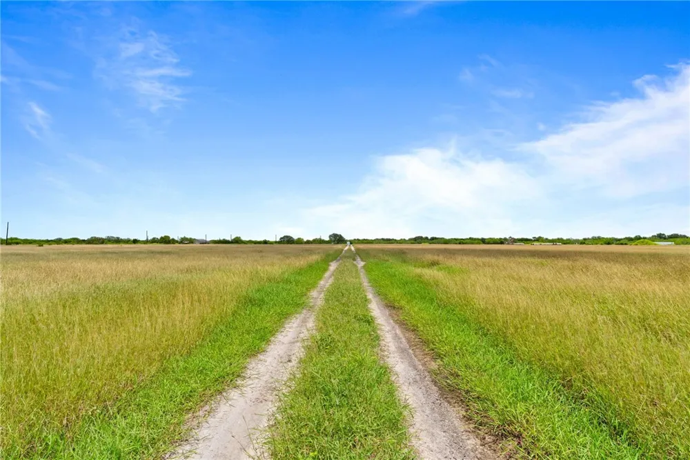 6056 Highway 44 Robstown, TX 78380
