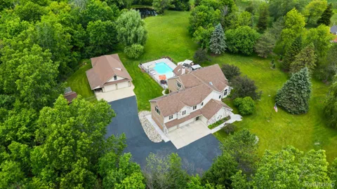 2325 7 Mile Road