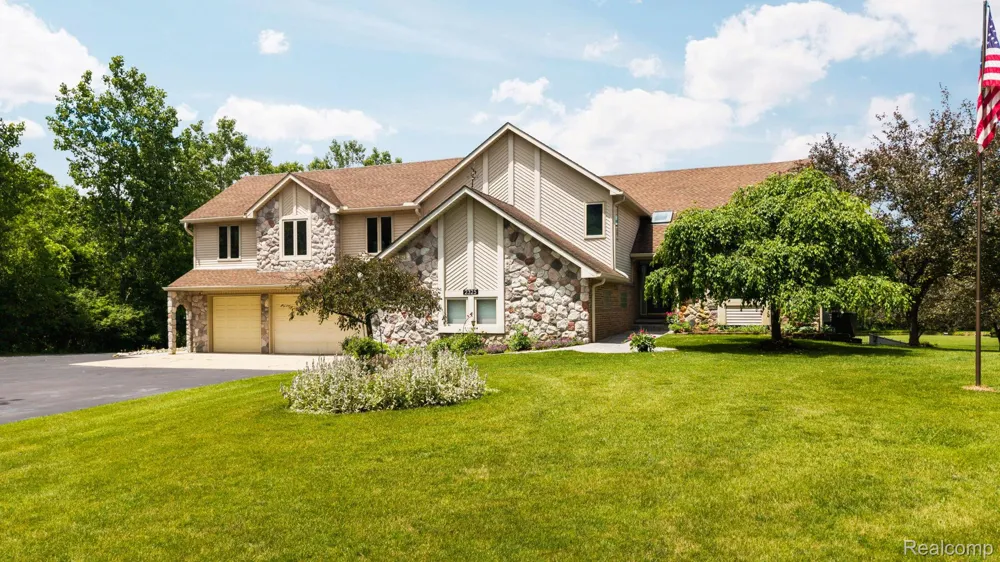 2325 7 Mile Road Northfield Township, MI 48178