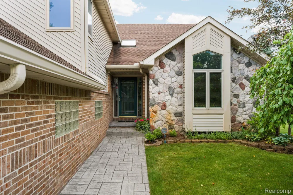 2325 7 Mile Road Northfield Township, MI 48178