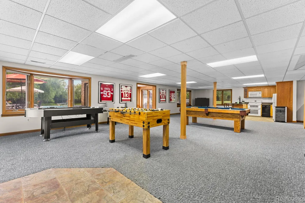 2325 7 Mile Road Northfield Township, MI 48178