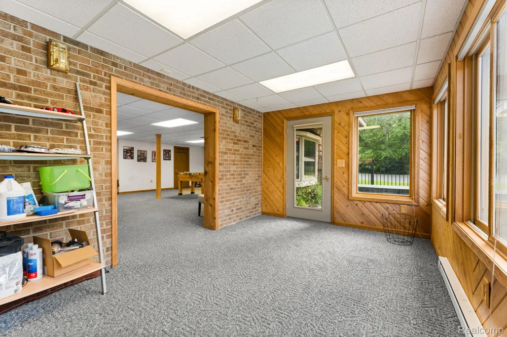 2325 7 Mile Road Northfield Township, MI 48178