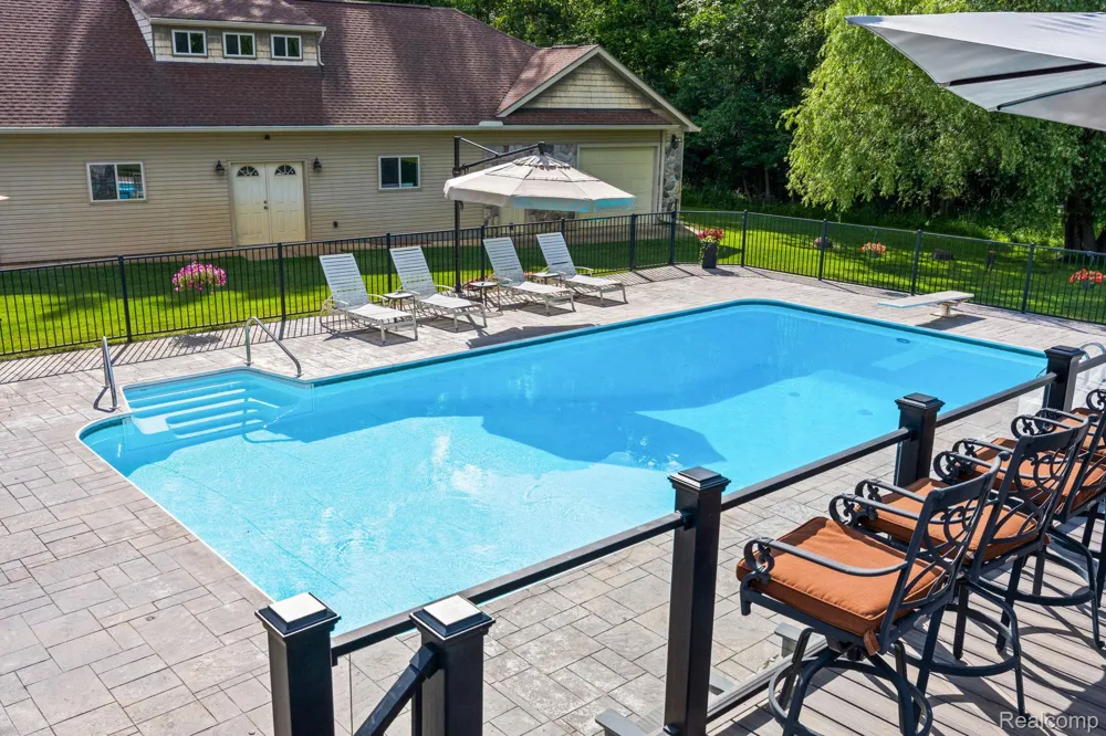 2325 7 Mile Road Northfield Township, MI 48178