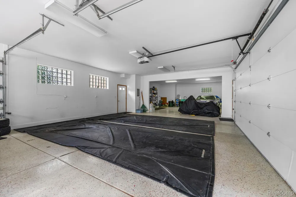 2325 7 Mile Road Northfield Township, MI 48178
