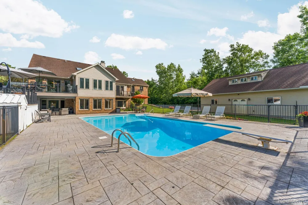 2325 7 Mile Road Northfield Township, MI 48178