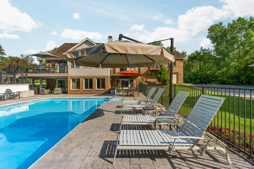 2325 7 Mile Road Northfield Township, MI 48178