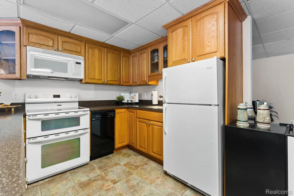 2325 7 Mile Road Northfield Township, MI 48178