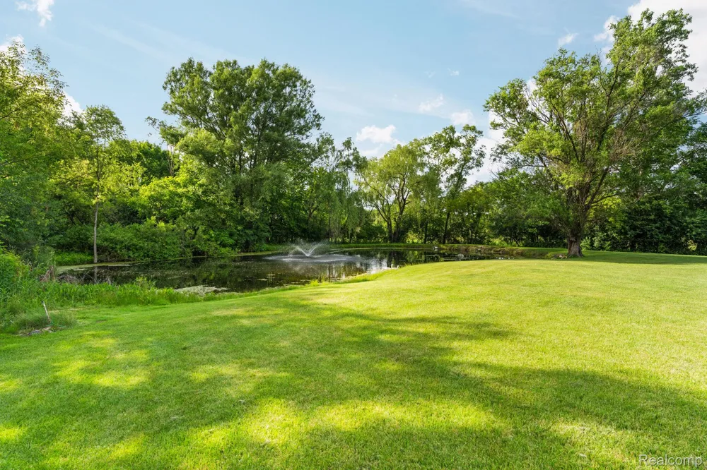 2325 7 Mile Road Northfield Township, MI 48178