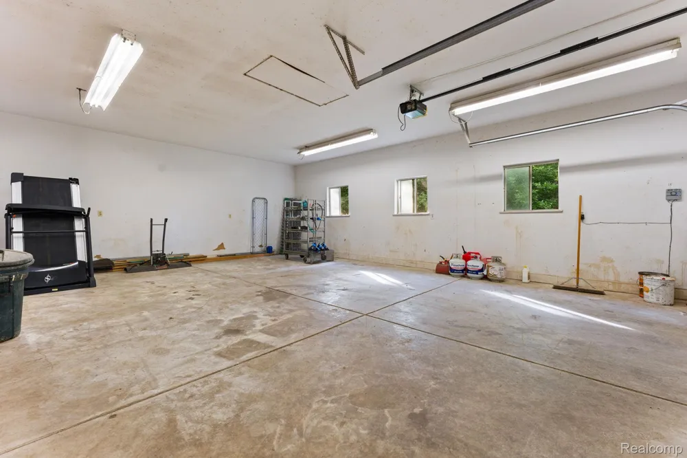 2325 7 Mile Road Northfield Township, MI 48178