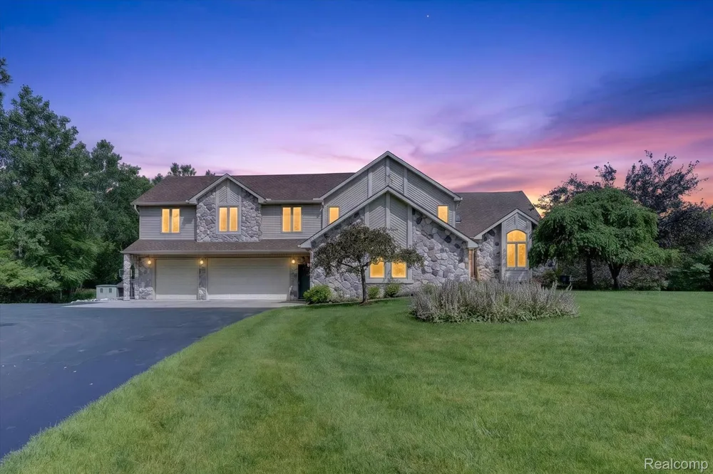 2325 7 Mile Road Northfield Township, MI 48178