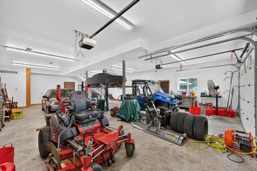 2325 7 Mile Road Northfield Township, MI 48178