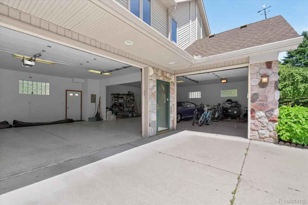 2325 7 Mile Road Northfield Township, MI 48178