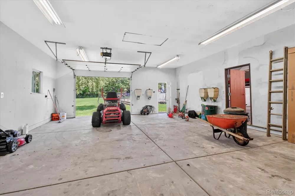 2325 7 Mile Road Northfield Township, MI 48178