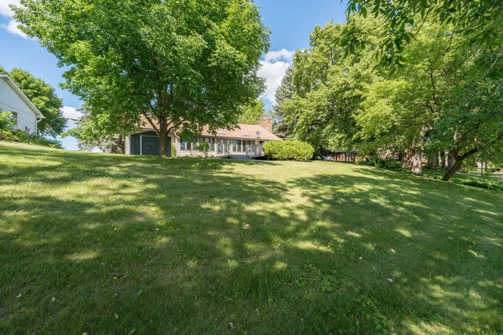 7044 Da Mar Estate Saint Peter, MN 56082