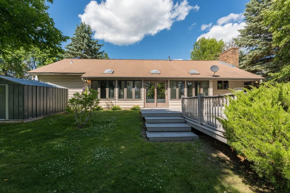 7044 Da Mar Estate Saint Peter, MN 56082