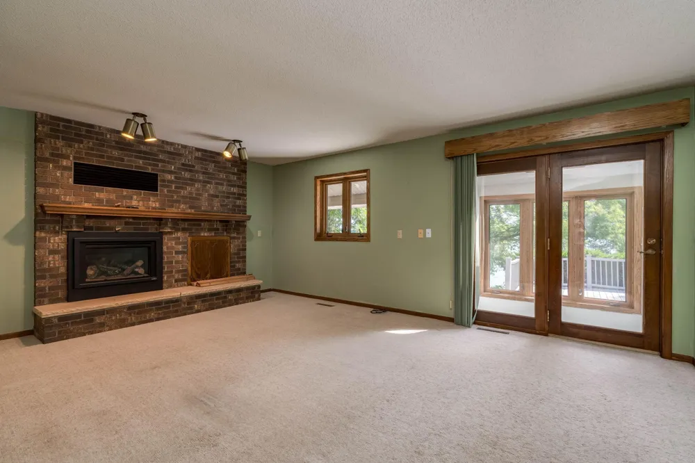 7044 Da Mar Estate Saint Peter, MN 56082