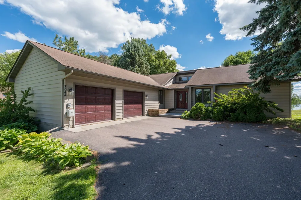 7044 Da Mar Estate Saint Peter, MN 56082