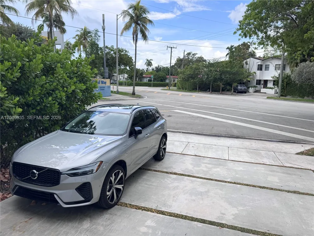 375 SW 32nd Rd Miami, FL 33129