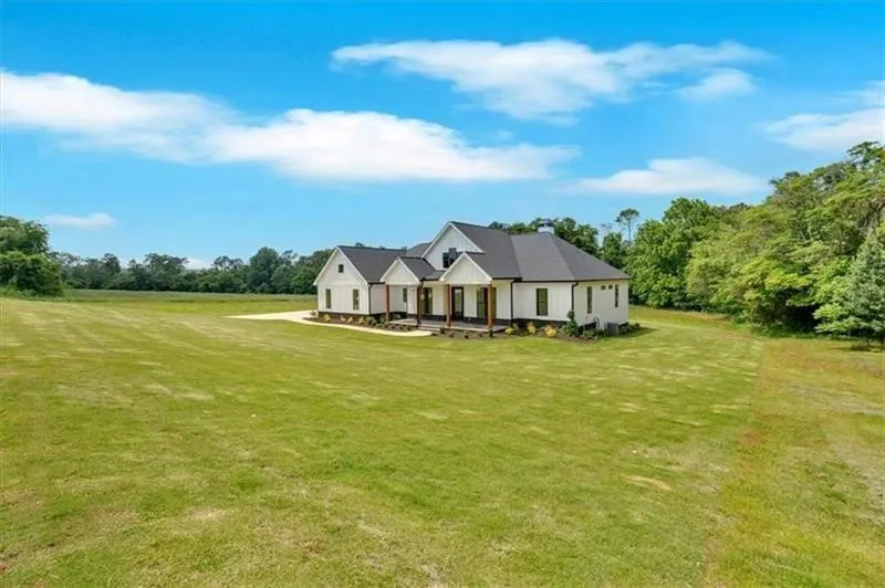 300 Eminence Peak Rydal, GA 30171