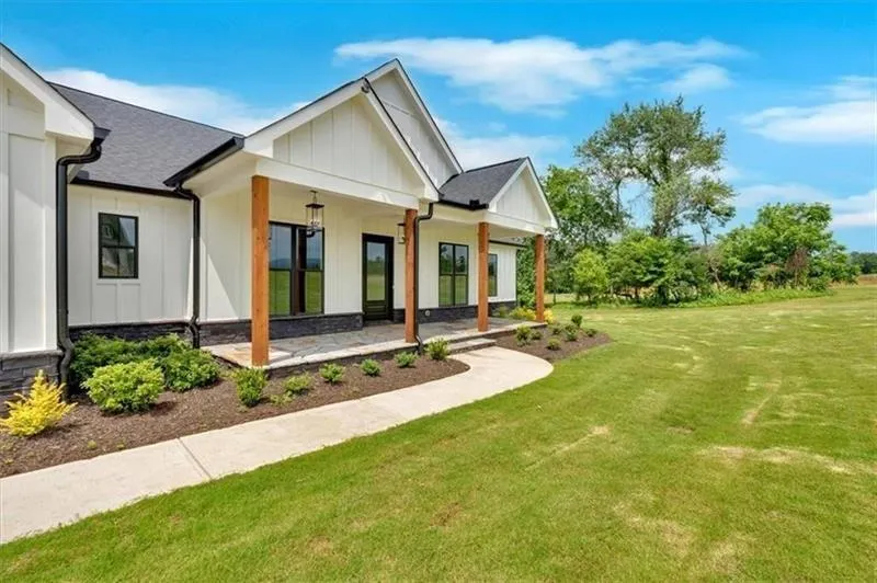 300 Eminence Peak Rydal, GA 30171