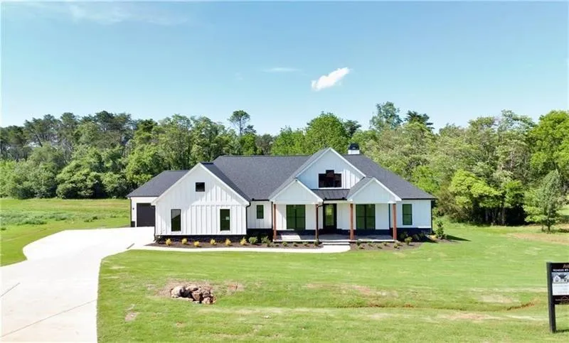 300 Eminence Peak Rydal, GA 30171