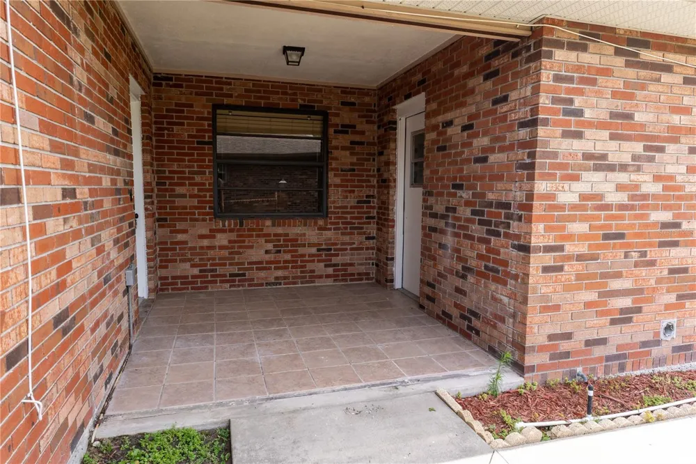 661 LAKE CAROLYN CIRCLE Lakeland, FL 33813