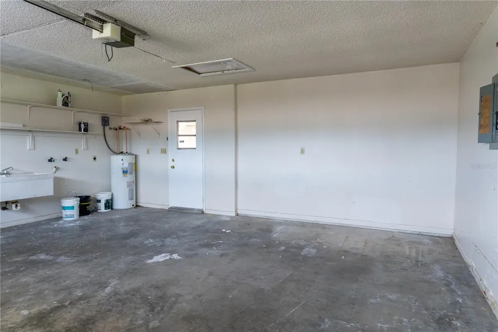 661 LAKE CAROLYN CIRCLE Lakeland, FL 33813