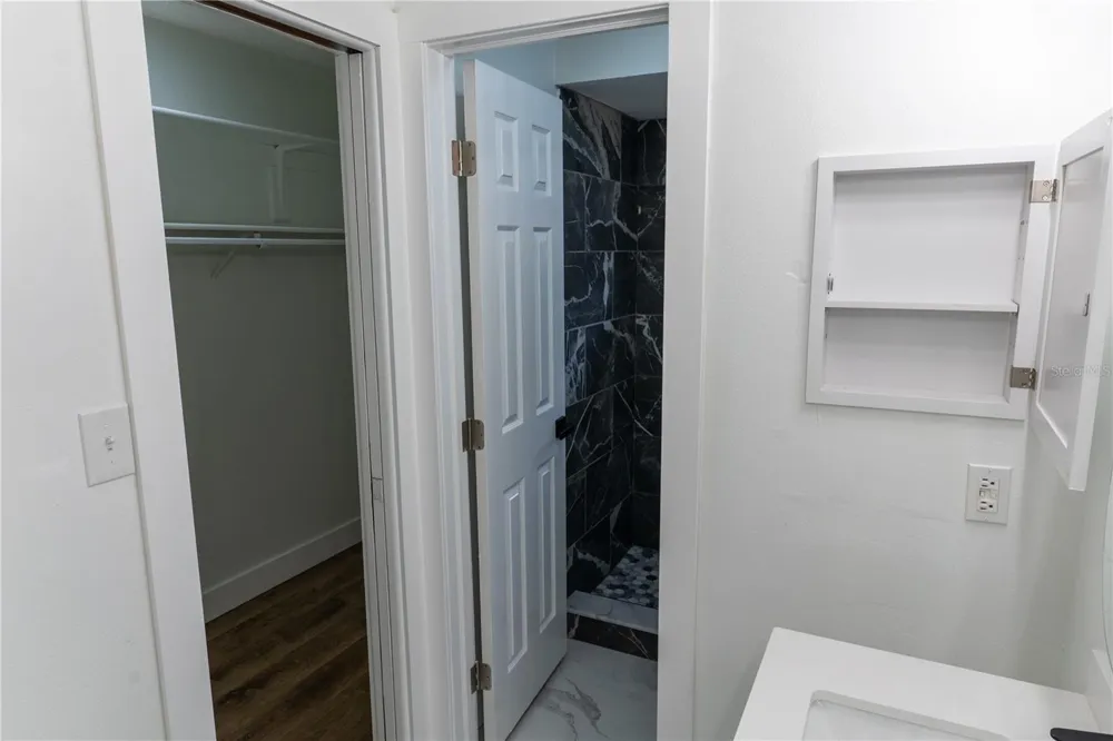 661 LAKE CAROLYN CIRCLE Lakeland, FL 33813