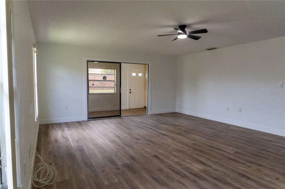 661 LAKE CAROLYN CIRCLE Lakeland, FL 33813