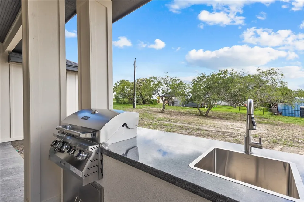 12914 E Redbird Lane Corpus Christi, TX 78410