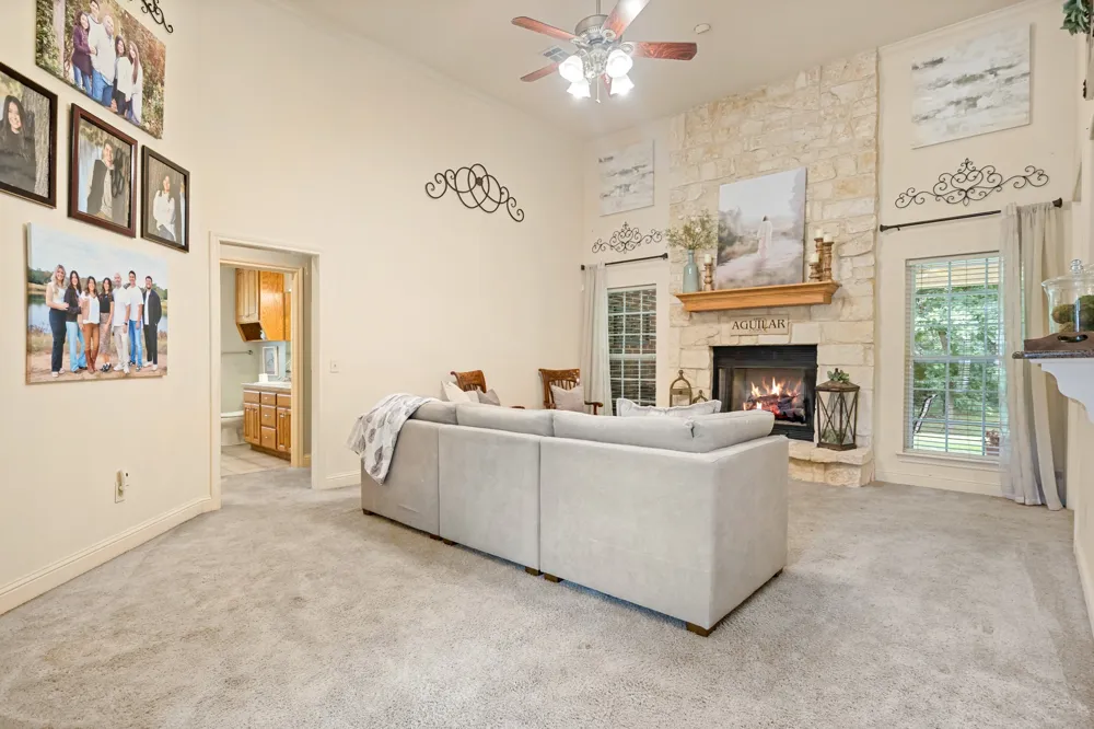 910 Holly Hill Mt Pleasant, TX 75455