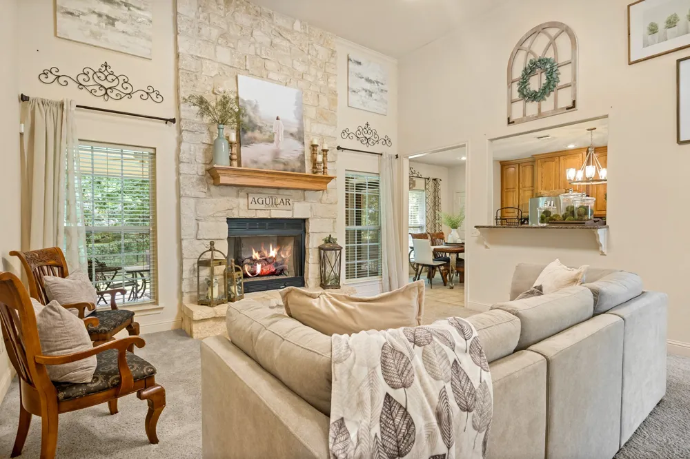 910 Holly Hill Mt Pleasant, TX 75455