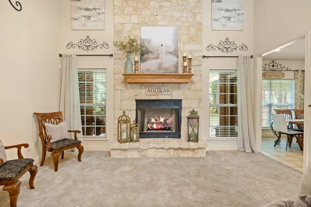 910 Holly Hill Mt Pleasant, TX 75455