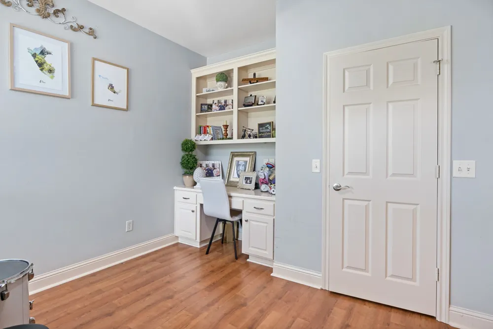 910 Holly Hill Mt Pleasant, TX 75455