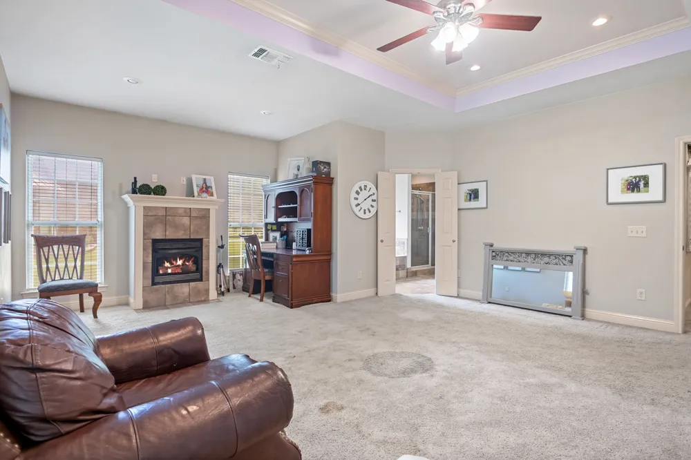 910 Holly Hill Mt Pleasant, TX 75455