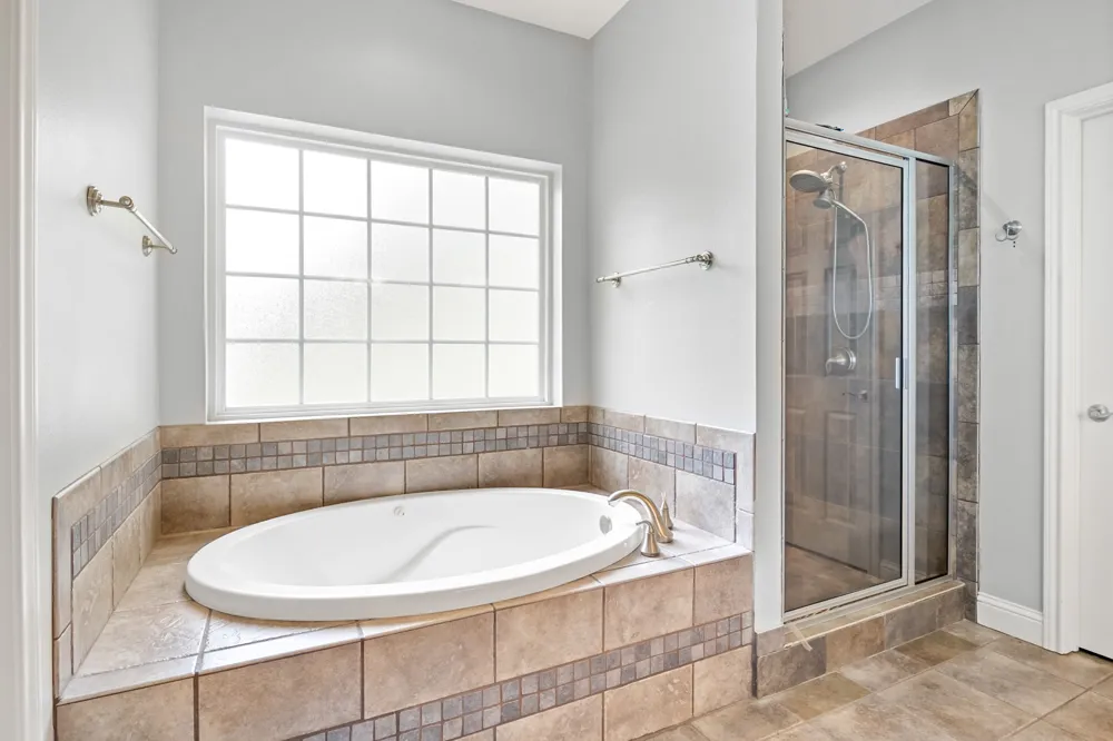 910 Holly Hill Mt Pleasant, TX 75455
