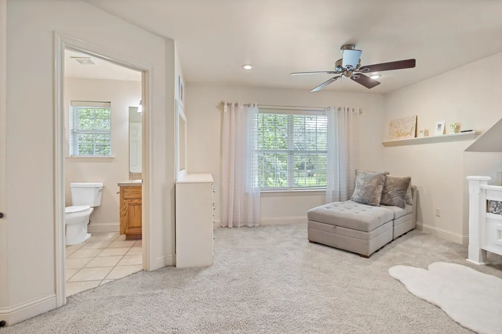 910 Holly Hill Mt Pleasant, TX 75455