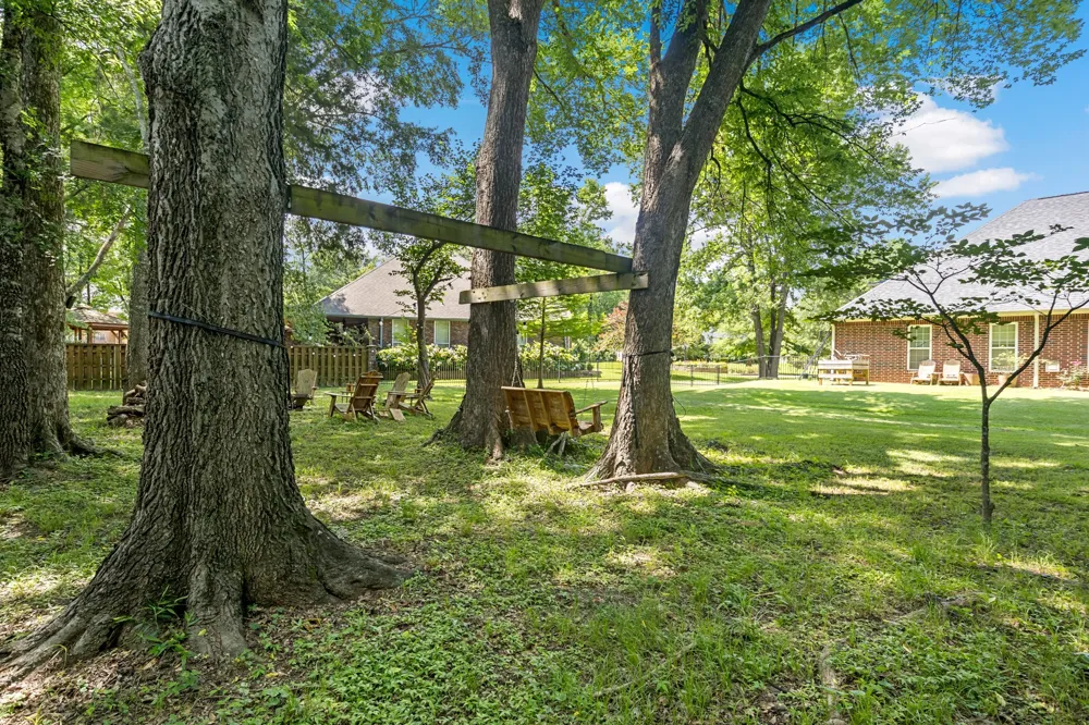 910 Holly Hill Mt Pleasant, TX 75455