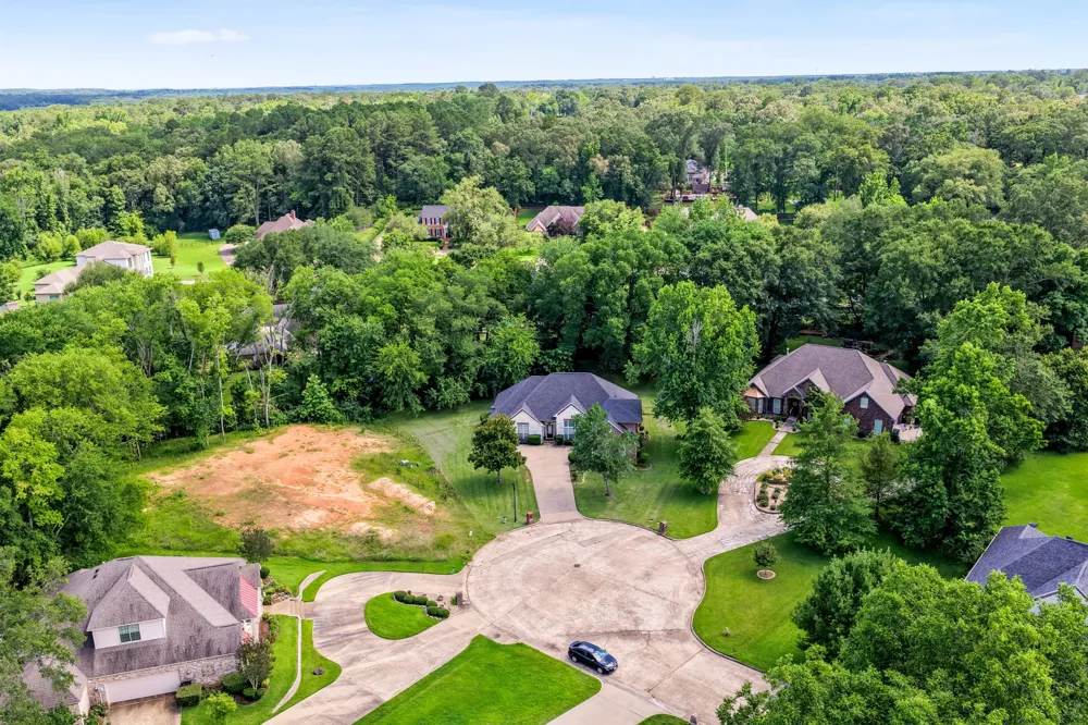 910 Holly Hill Mt Pleasant, TX 75455