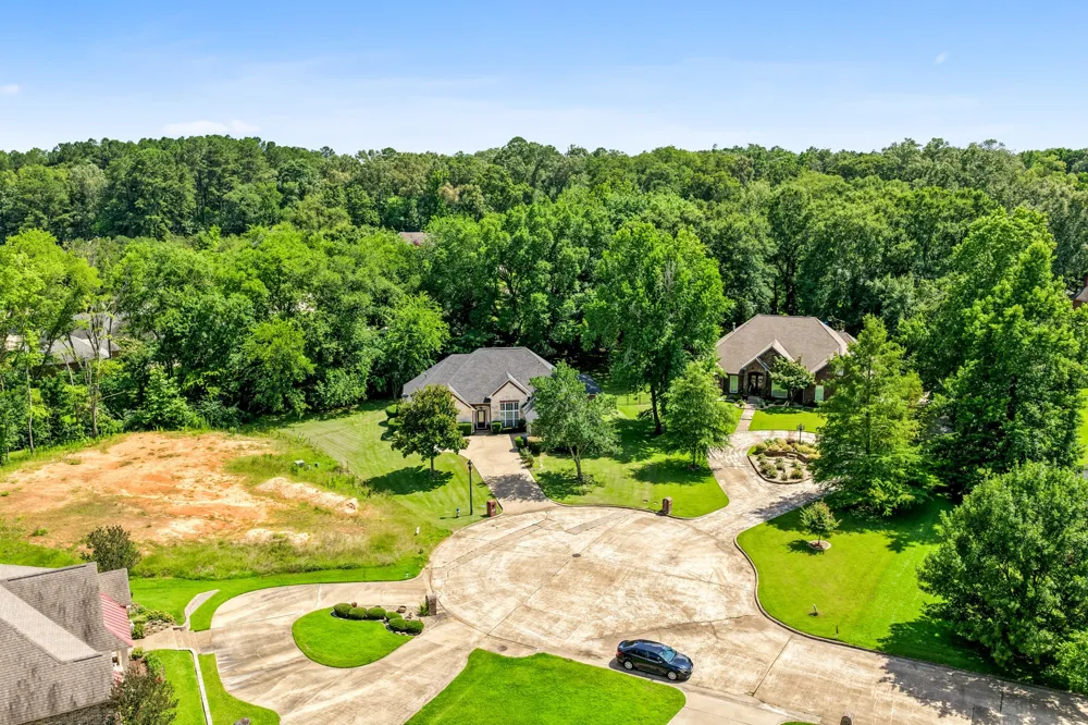 910 Holly Hill Mt Pleasant, TX 75455