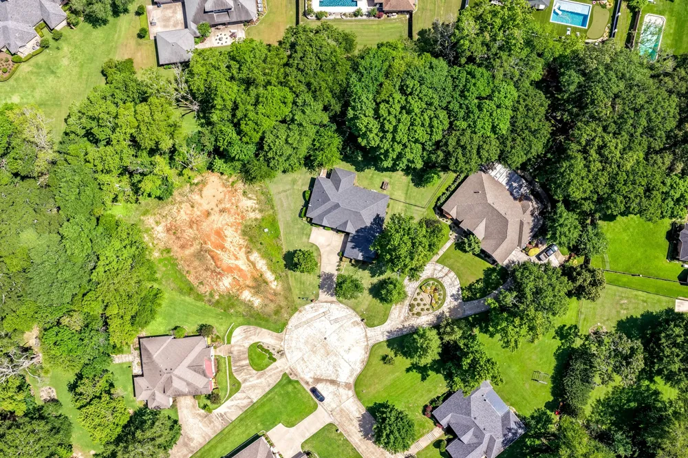 910 Holly Hill Mt Pleasant, TX 75455
