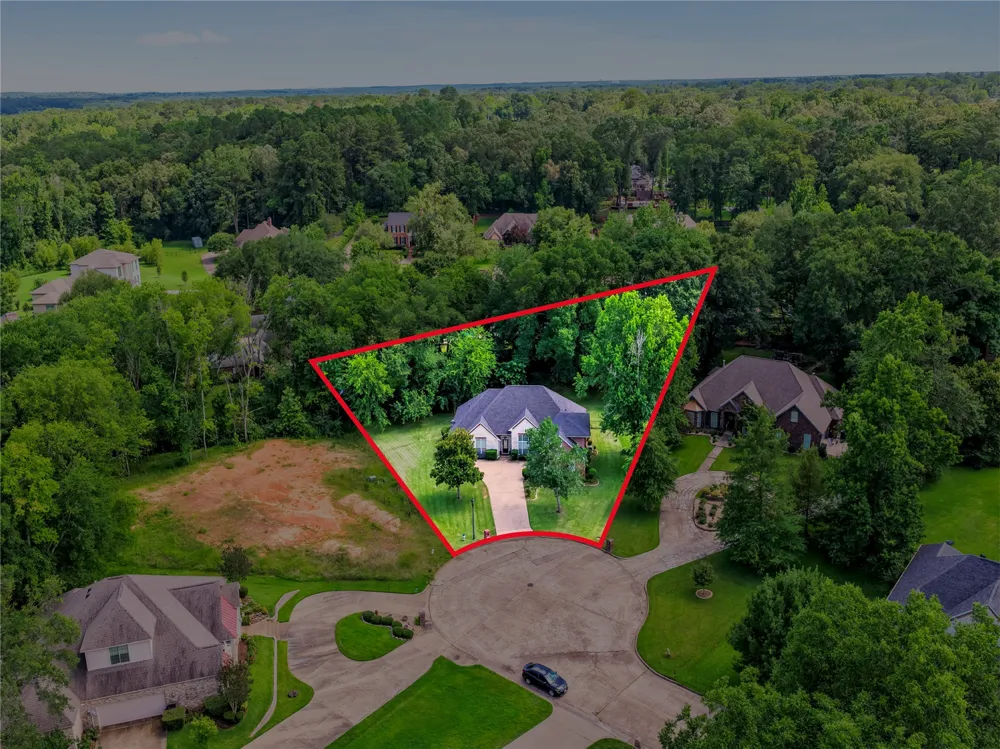 910 Holly Hill Mt Pleasant, TX 75455